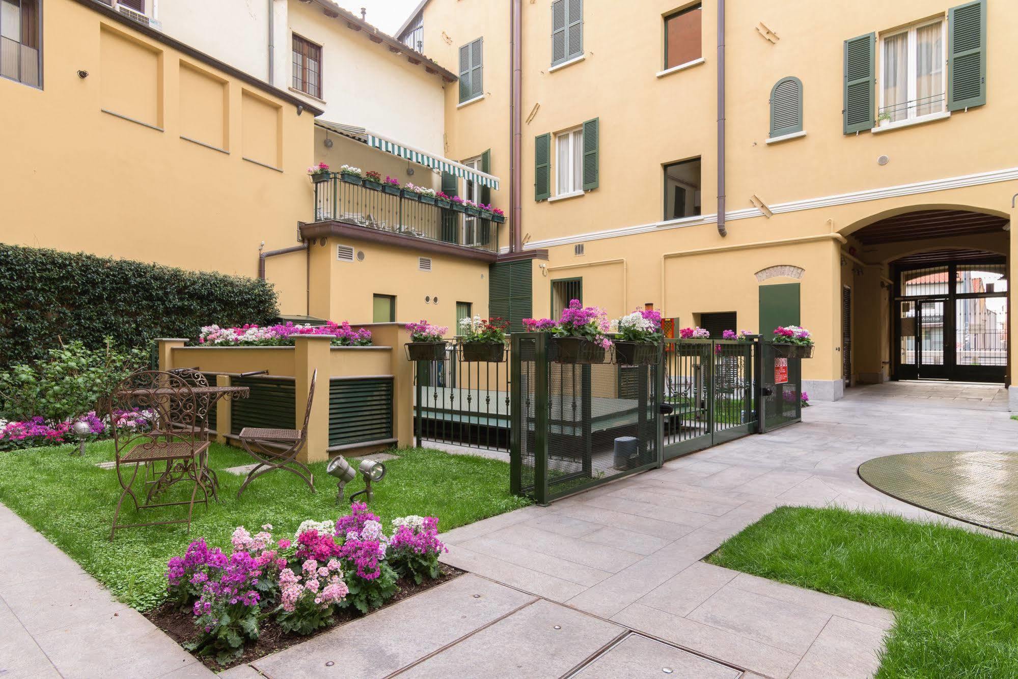Ascanio Sforza - Suites & Apartments Милан Экстерьер фото